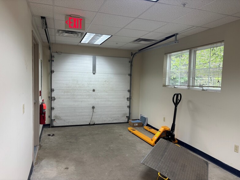 More Photos Of 16 Northbrook Dr, Falmouth Medical For Lease