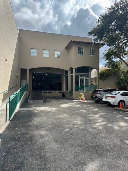 More Photos Of 10200 NW 25th St, Doral Light Distribution For Sale