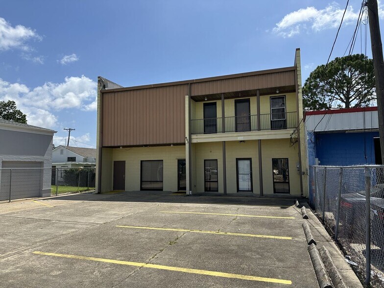 More Photos Of 605 Barataria Blvd, Marrero Loft Creative Space For Sale