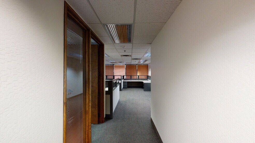 More Photos Of 1811 S Alma School Rd, Mesa Unknown For Lease