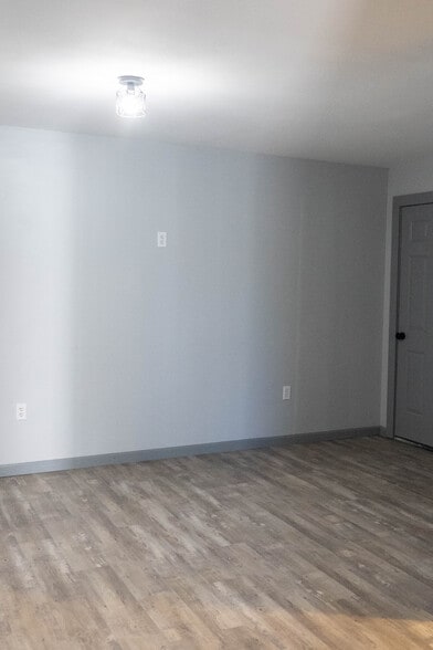 More Photos Of 14 Tenth St, Temple Research And Development For Sale