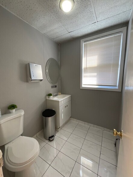 More Photos Of 523 Westfield Ave, Elizabeth Medical For Lease