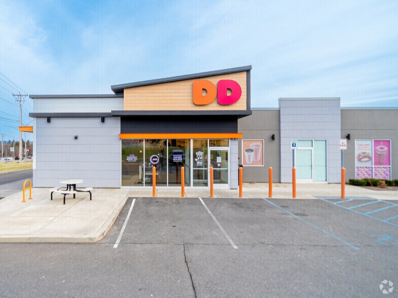 More Photos Of 500 Northern Blvd, Albany Freestanding For Lease