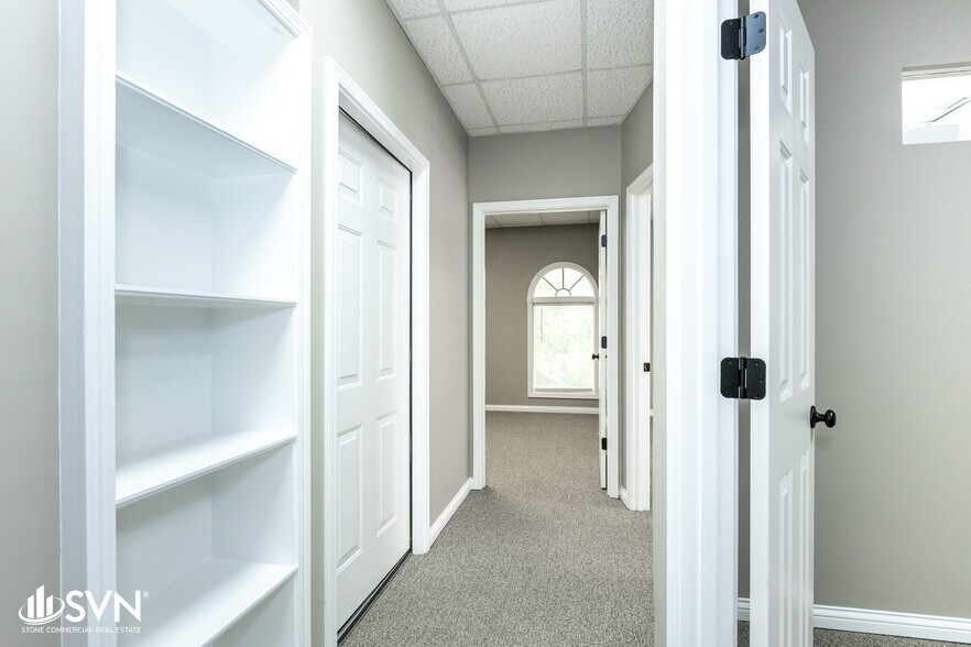 More Photos Of 513 Darby Creek Rd, Lexington Office For Sale
