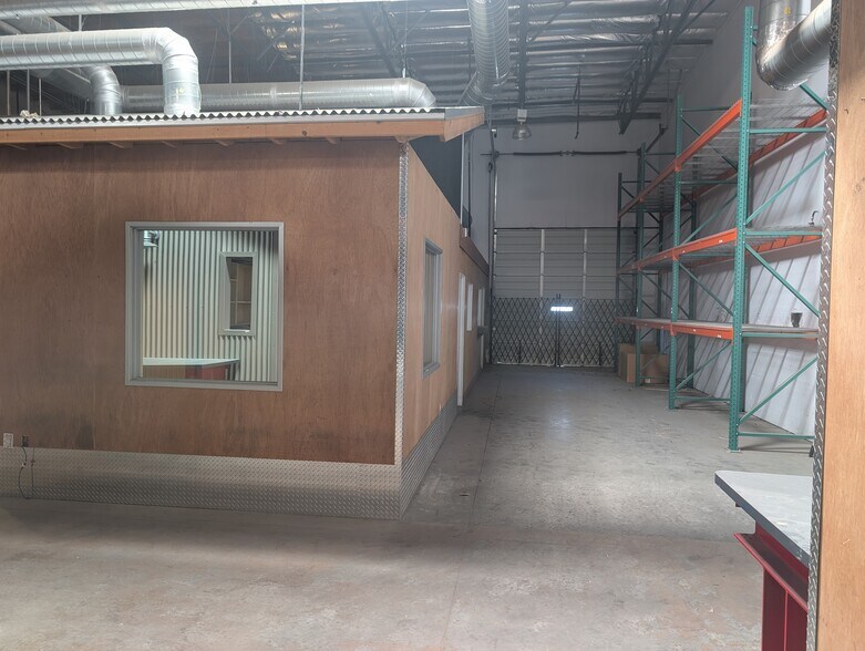 More Photos Of 7107-7139 Telegraph Rd, Montebello Warehouse For Sale