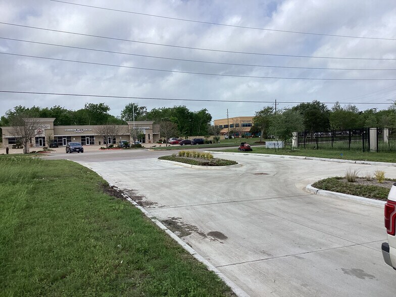 More Photos Of Cullen Pky & Fite Rd, Pearland Land For Sale