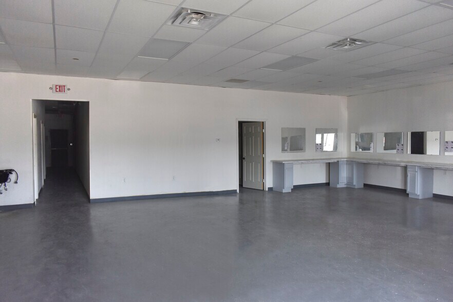 More Photos Of 9700-9950 Fondren Rd, Houston Unknown For Lease