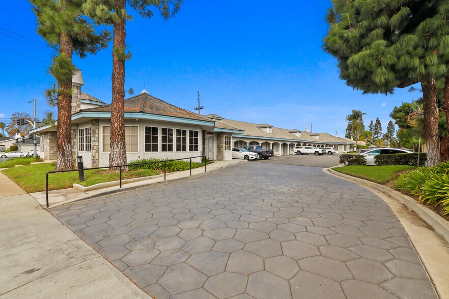 Primary Photo Of 1421 N Wanda, Orange Medical For Lease