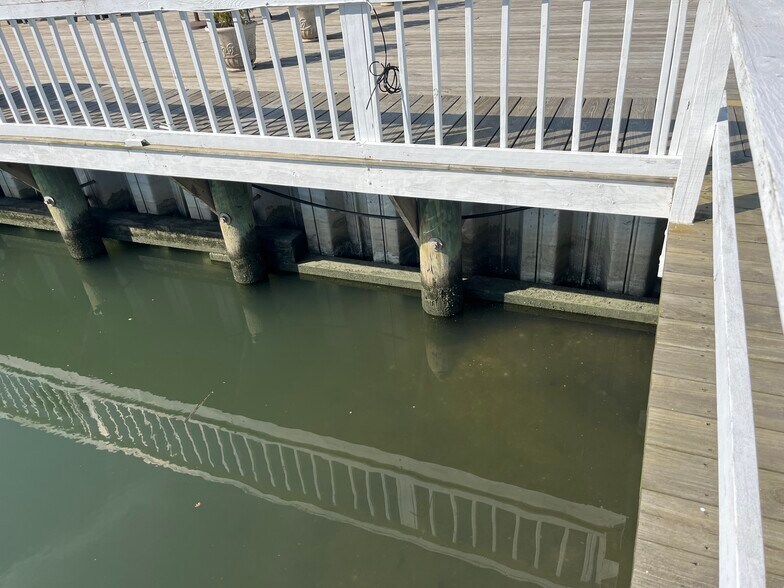 More Photos Of 95 Hudson Ave, Freeport Restaurant For Sale