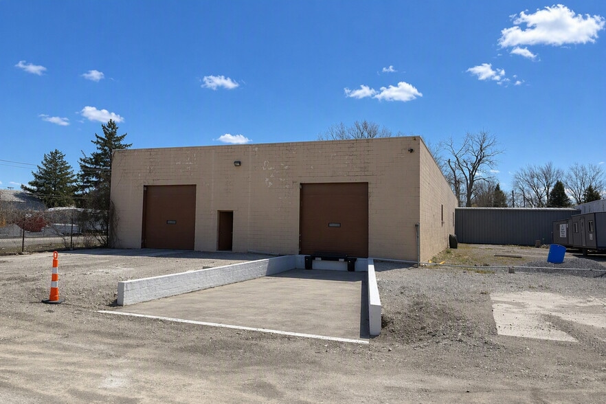 More Photos Of 3106 South Ave, Toledo Warehouse For Lease