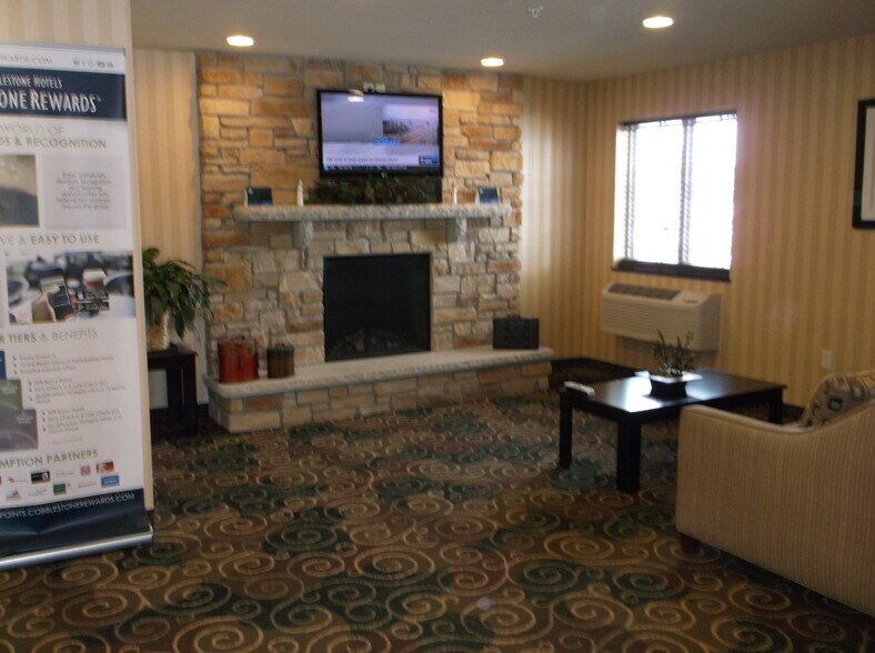 More Photos Of 1515 Planeview Dr, Oshkosh Hotel For Sale