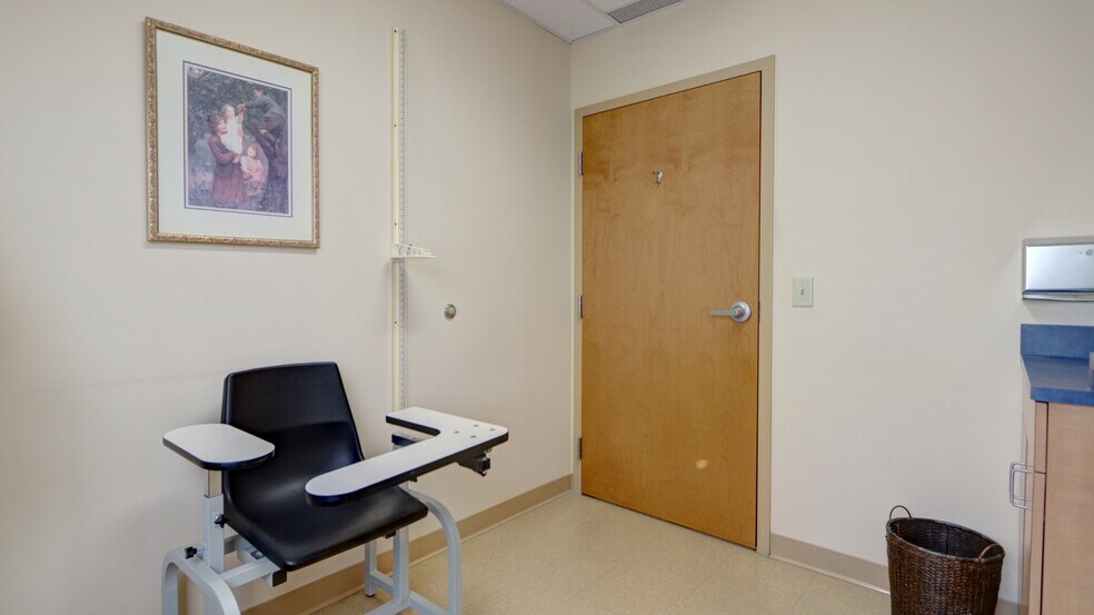 More Photos Of 399 Grant Ave, Auburn Medical For Sale