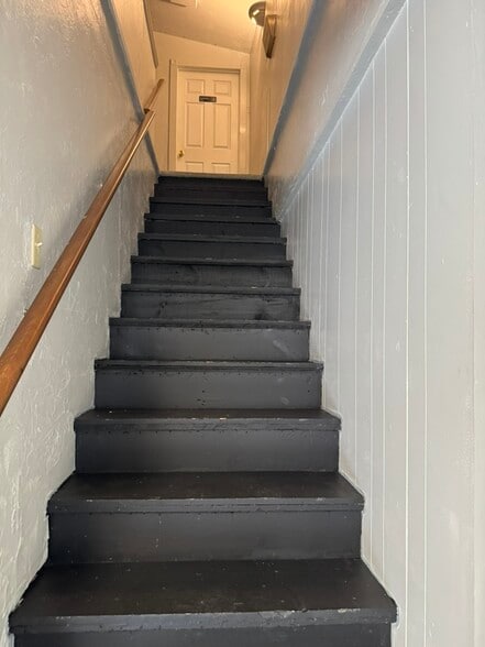 More Photos Of 437 Cavitt Ave, Trafford Office For Lease
