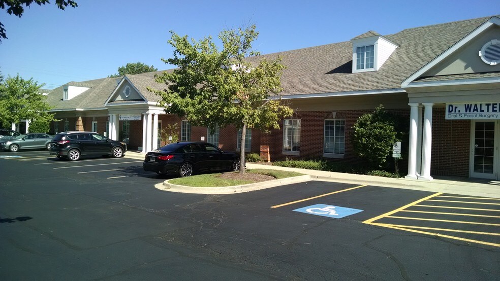 More Photos Of 310 S Greenleaf Ave, Gurnee Office For Sale