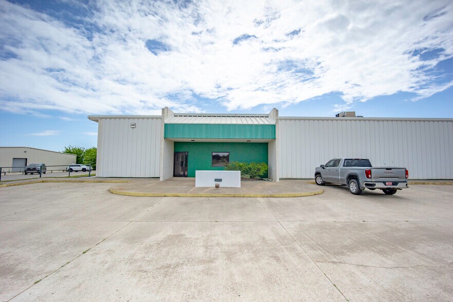 More Photos Of 1820 N Council Rd, Blanchard Food Processing For Sale