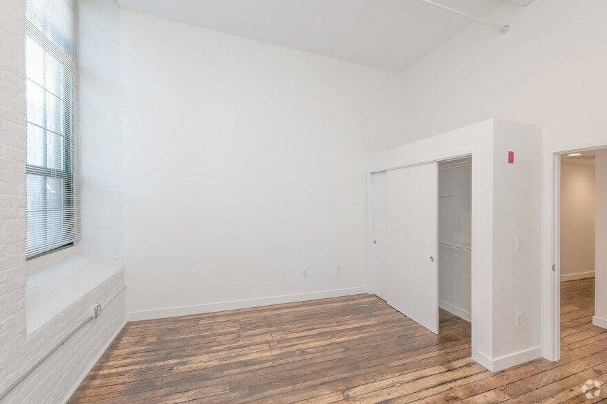 More Photos Of 166 Valley St, Providence Apartments For Sale