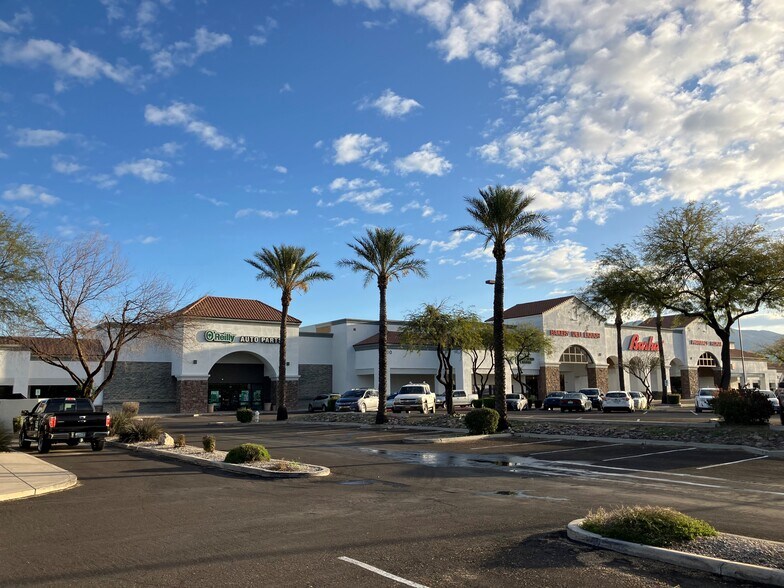 Primary Photo Of 1960-2080 W River Rd, Tucson Unknown For Lease