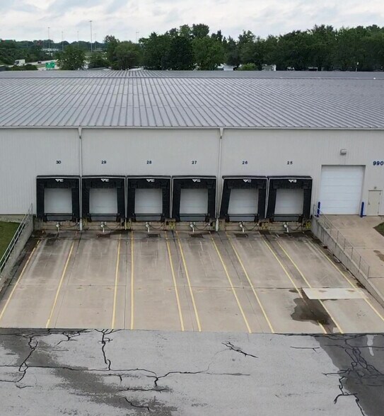 More Photos Of 990 N Vandemark Rd, Sidney Distribution For Lease