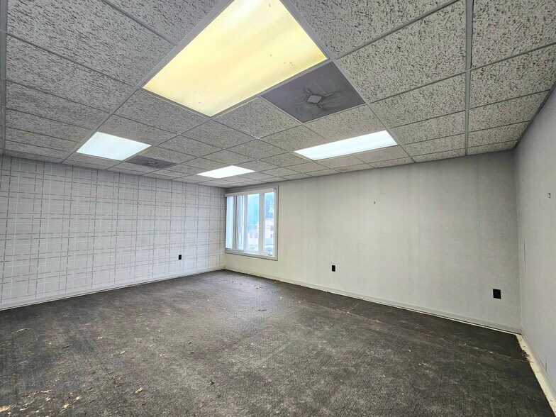 More Photos Of 3201 Highfield Dr, Bethlehem Medical For Sale