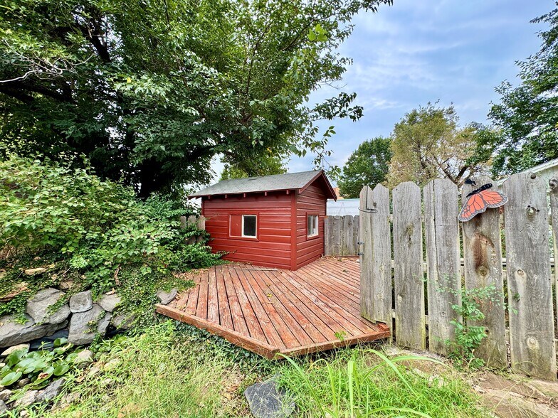 More Photos Of 2804 S 4th St, Chickasha Office For Sale