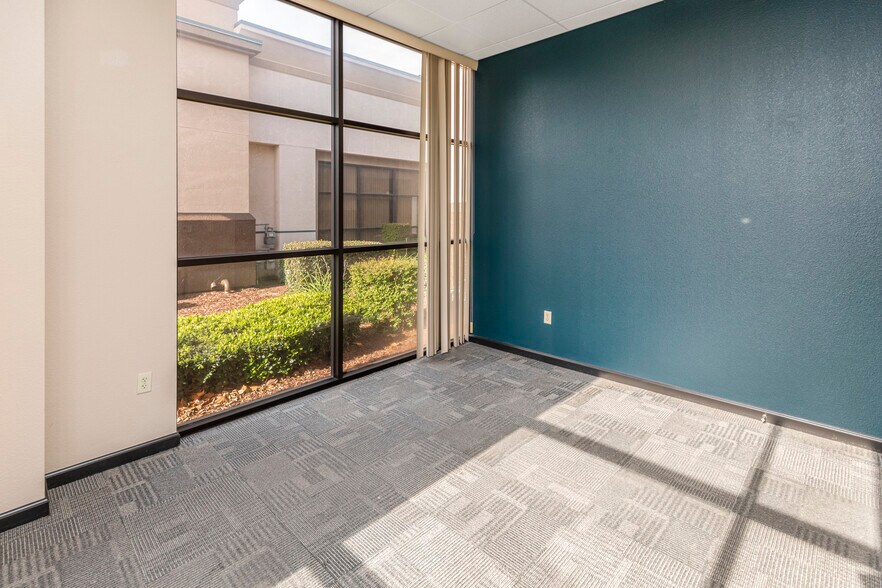 More Photos Of 3305 G St, Merced Office For Sale