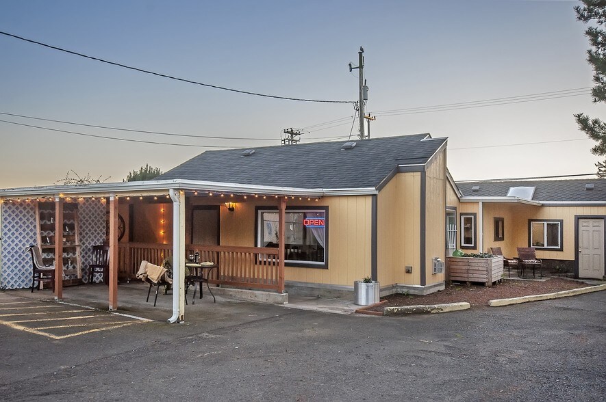 More Photos Of 4660 SE Highway 101, Lincoln City Restaurant For Sale