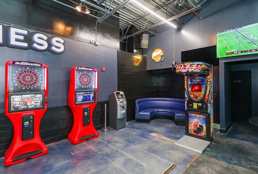 More Photos Of 7280 UTSA Blvd, San Antonio Freestanding For Lease