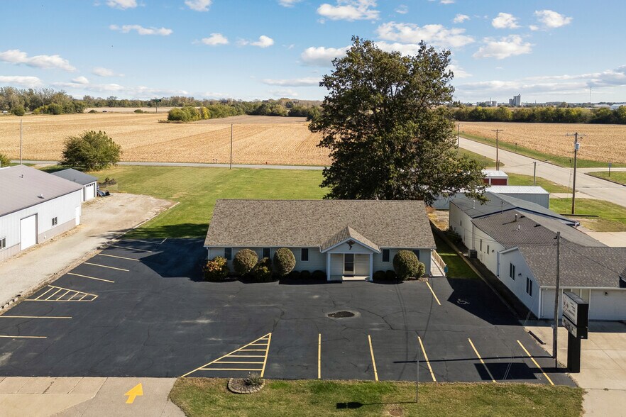 More Photos Of 219 N Canal St, Annawan Office For Sale