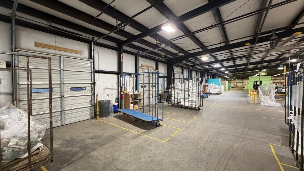 More Photos Of 370 Henry Southern Dr, Pontotoc Distribution For Lease