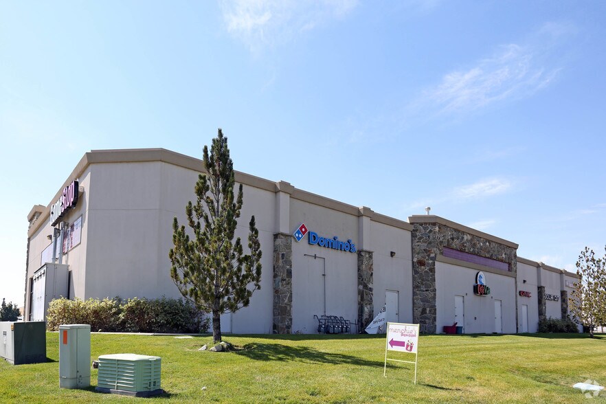 More Photos Of 621-663 N Market Place Dr, Centerville General Retail For Lease