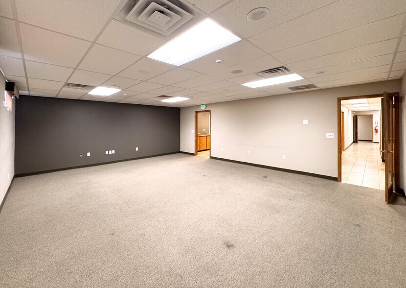 More Photos Of 2511-2517 Wyoming Blvd NE, Albuquerque Office For Sale