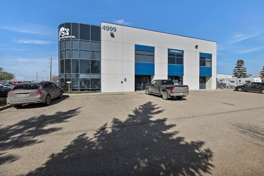 More Photos Of 4999 43rd St SE, Calgary Light Distribution For Sale