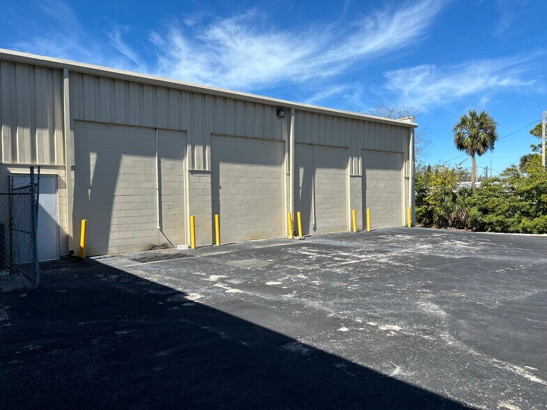 More Photos Of 7400 US Highway 19, New Port Richey Storefront For Lease
