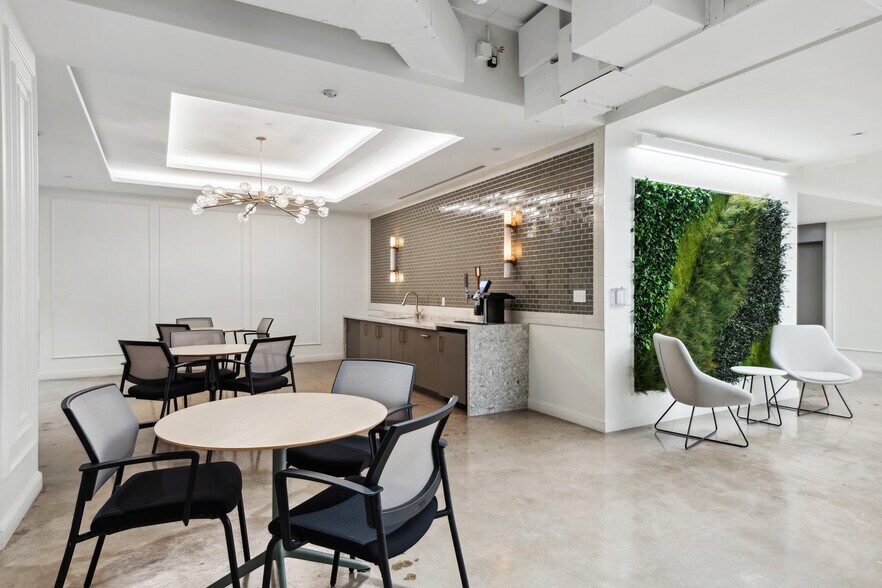 More Photos Of 1156 15th St NW, Washington Office For Lease