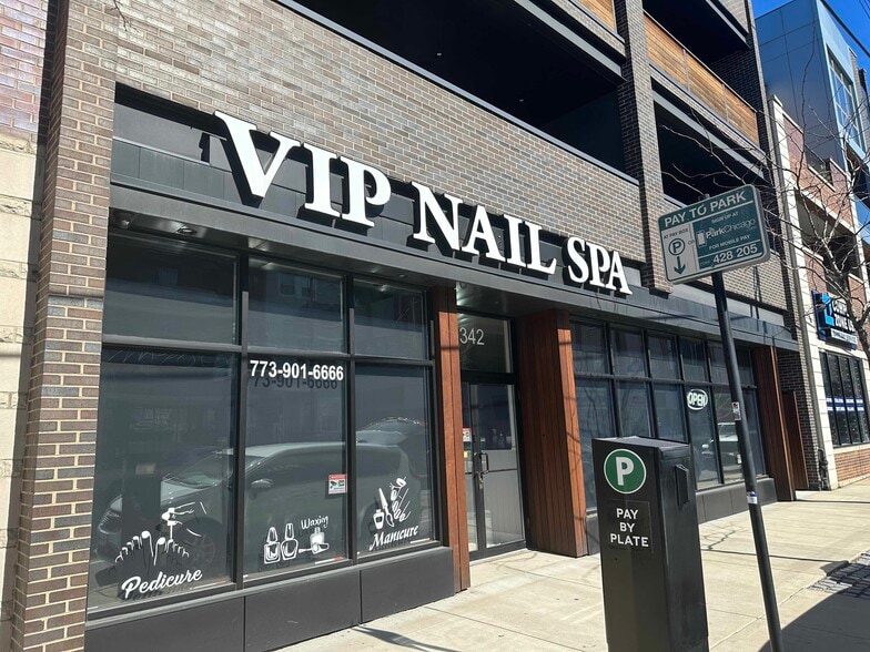 More Photos Of 1342 W Belmont Ave, Chicago Office Residential For Sale