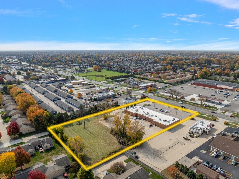 More Photos Of 41560-41660 Garfield Rd, Clinton Township Freestanding For Sale