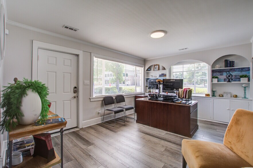 More Photos Of 500 N Pine St, Summerville Office For Sale