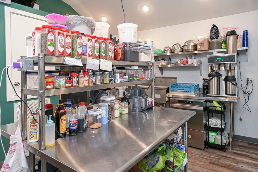 More Photos Of 106 Northside Sq, Petersburg Restaurant For Sale