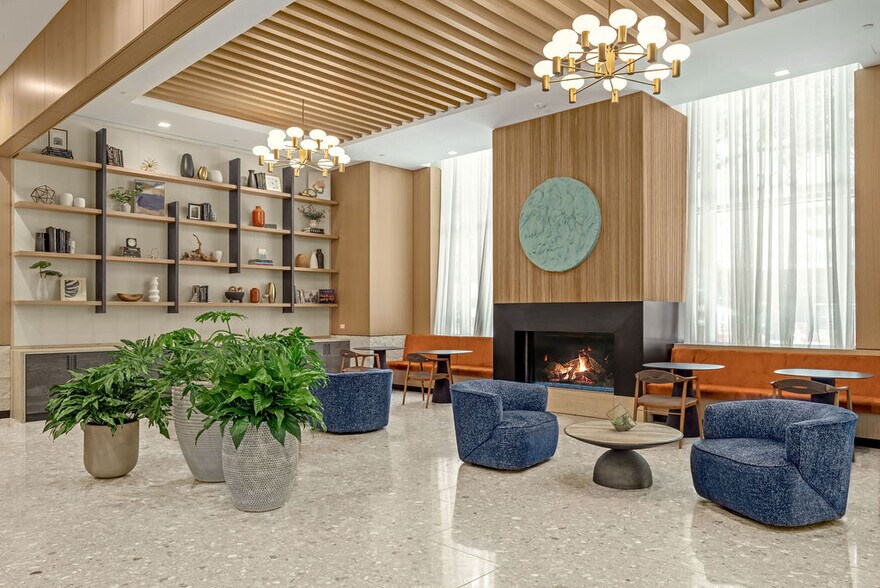 More Photos Of 300 W 6th St, Austin Office For Lease