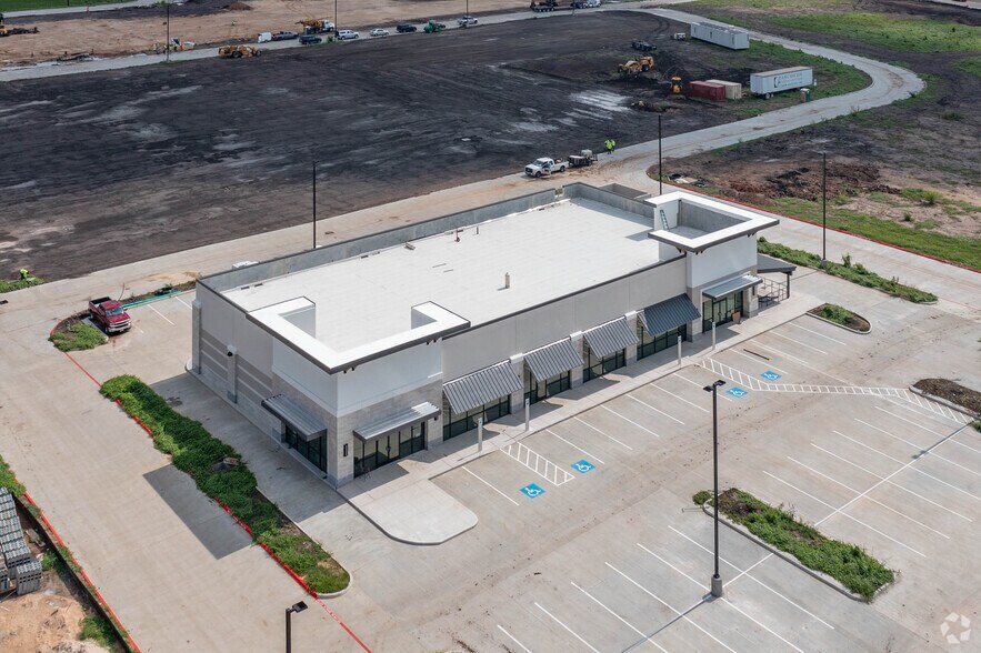 More Photos Of 10407 Highway 6, Missouri City Storefront For Lease