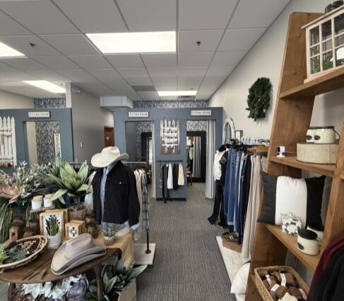 More Photos Of 101-129 Main St W, Waconia Medical For Lease