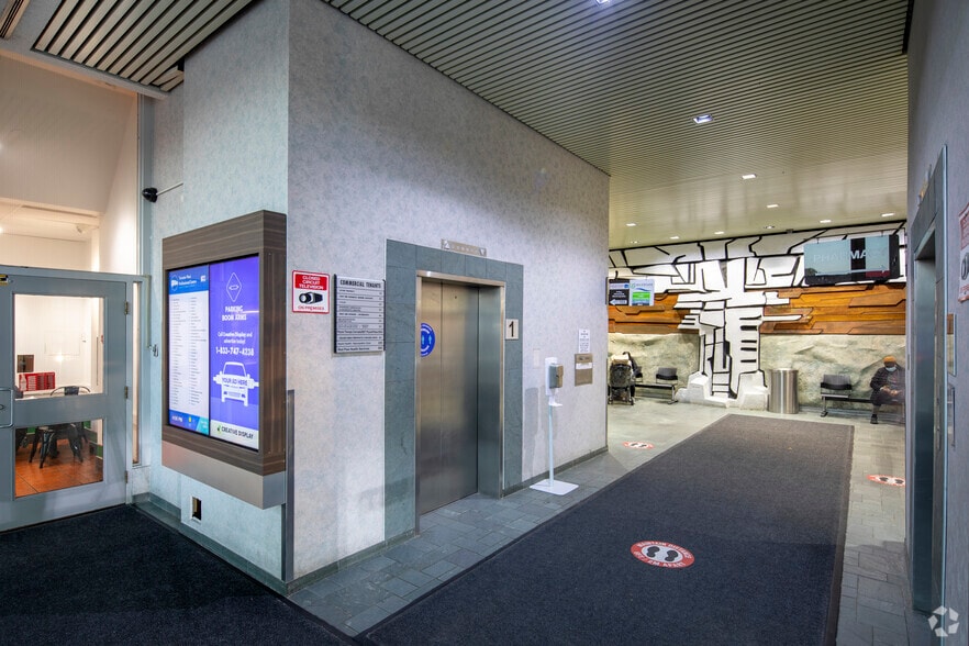 More Photos Of 2425 Bloor St W, Toronto Medical For Lease