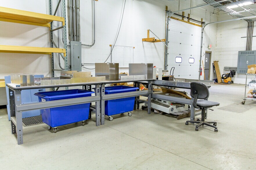 More Photos Of 26 Evergreen Dr, Portland Manufacturing For Sale