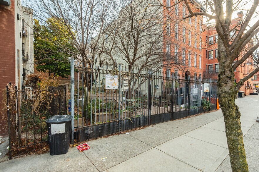 More Photos Of 293 Grand Ave, Brooklyn Apartments For Sale