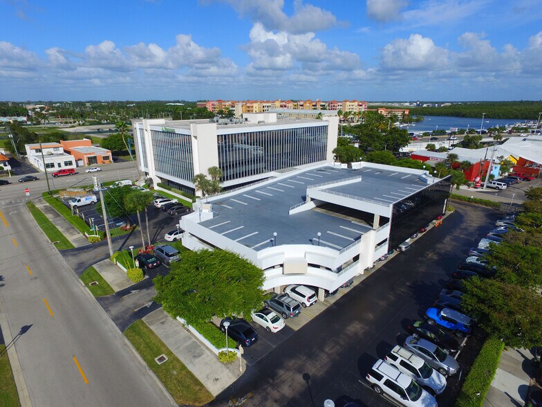 More Photos Of 1100 5th Ave S, Naples Office For Lease