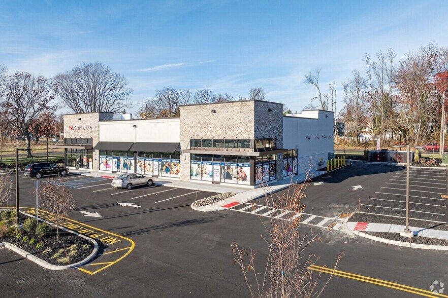 More Photos Of 704 State Route 35 N, Neptune City Unknown For Lease