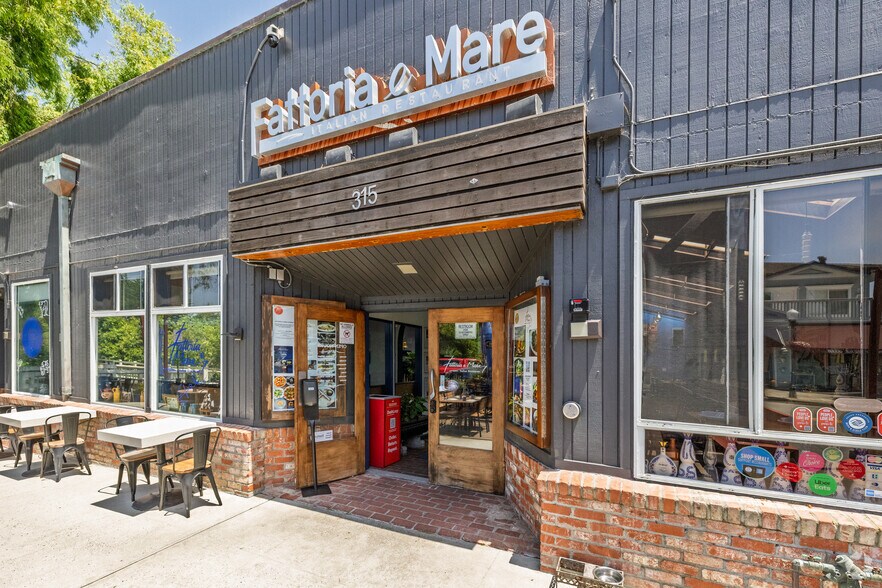 More Photos Of 315 Main St, Half Moon Bay Storefront Retail Office For Lease