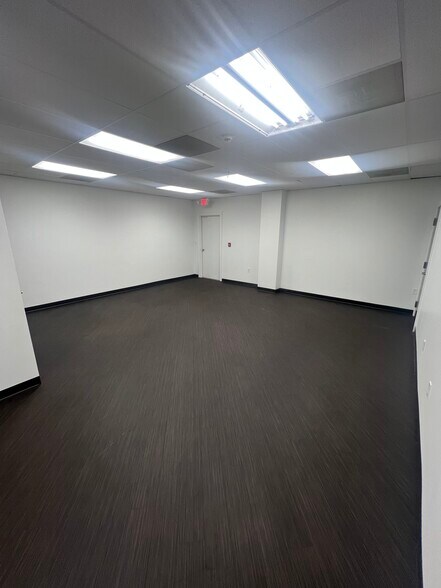 More Photos Of 11808 Kingston Pike, Knoxville Medical For Lease