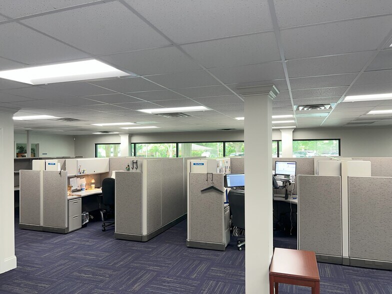More Photos Of 4000 Park Rd, Charlotte Office For Sale