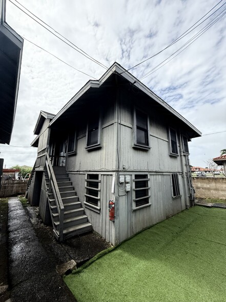 More Photos Of 946 Winant St, Honolulu Apartments For Sale